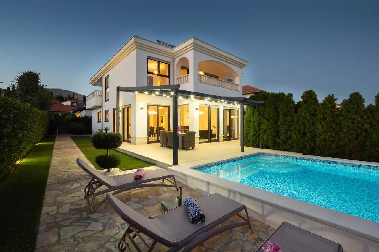 Luxury City Villa Trogir 0*,  Kroatien